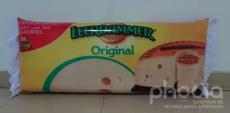 sachet fromage Leerdammer géant ( 2m ) pour tête de gondole en grande distribution