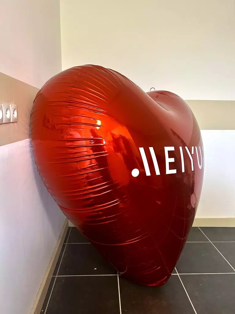 cœur gonflable publicitaire de coté