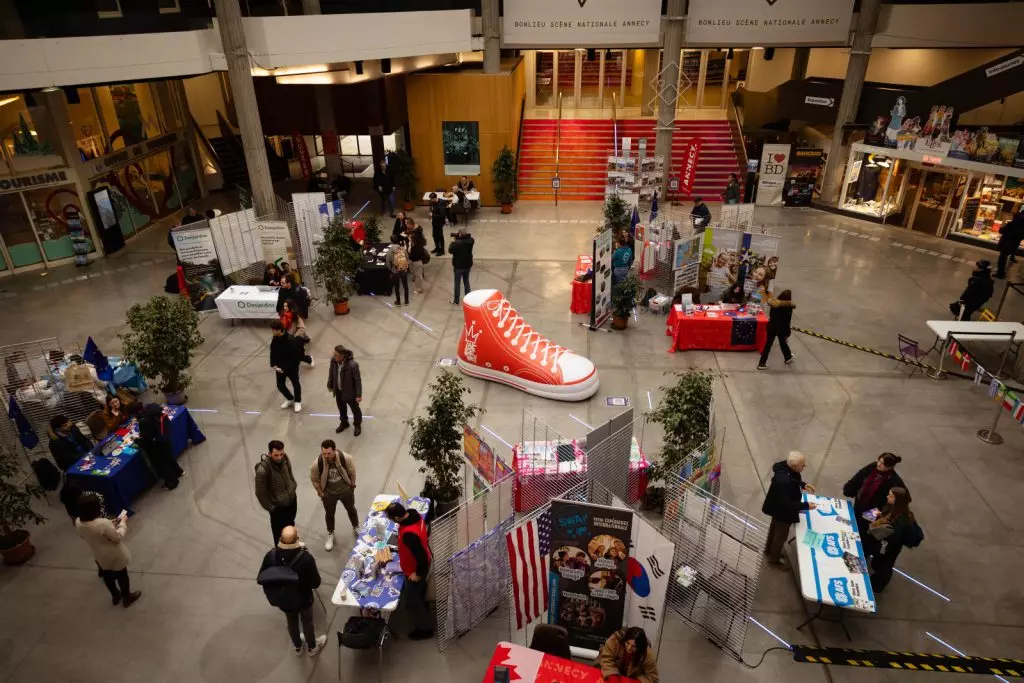 basket géant gonflable festival annecy