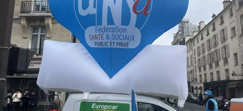 Cœur géant gonflable pour une manifestation