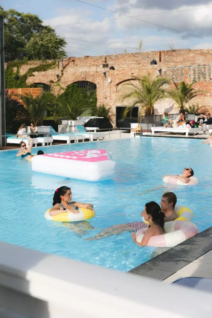 la bouée géante gonflable roxy